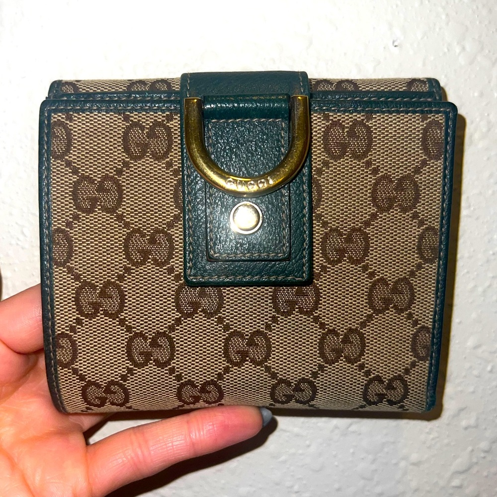 ****Authentic GUCCI Bifold Wallet****